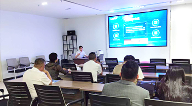 熱烈歡迎國務(wù)院節(jié)能減排委員會(huì)專家組對(duì)雷茨進(jìn)行合作考察